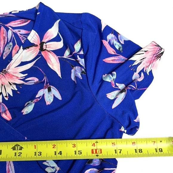 ELIZA J faux wrap floral dress. Fit&flare,belted,surplice, cap sleeves, - Picture 7 of 10